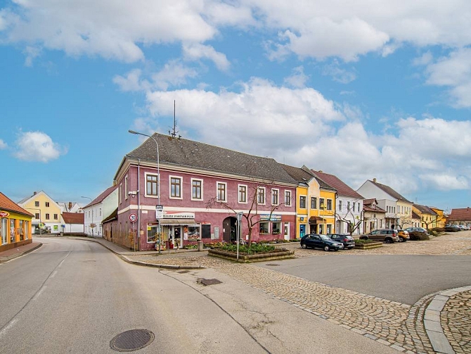 Prodej komerčních prostor obchodní prostory 550 m², nám. J. Hrubého, Kardašova Řečice