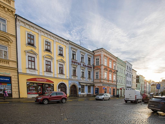 Pronájem bytu 2+1 100 m², nám. Míru, Jindřichův Hradec-Jindřichův Hradec I